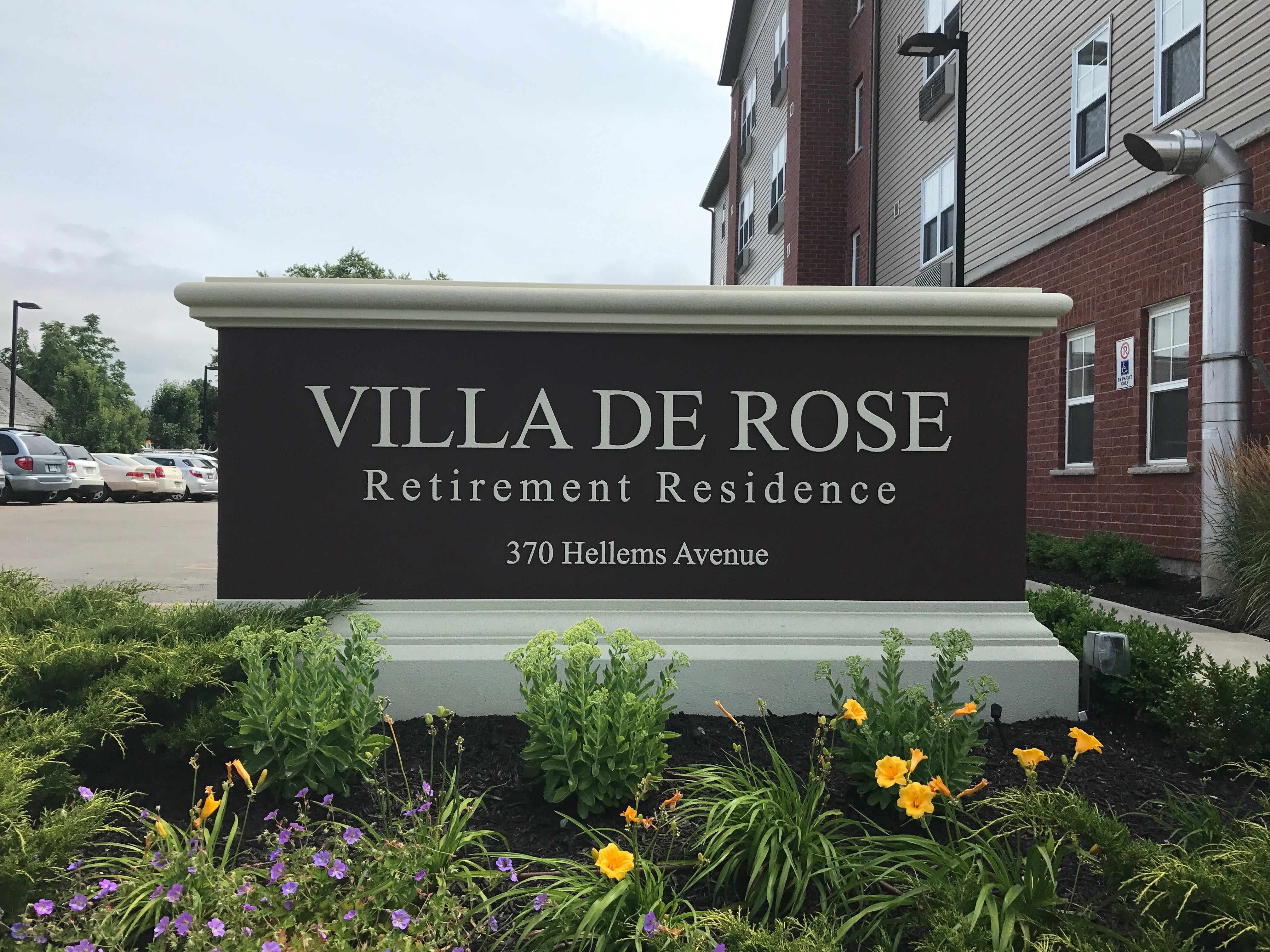 Villa De Rose Retirement Residence 