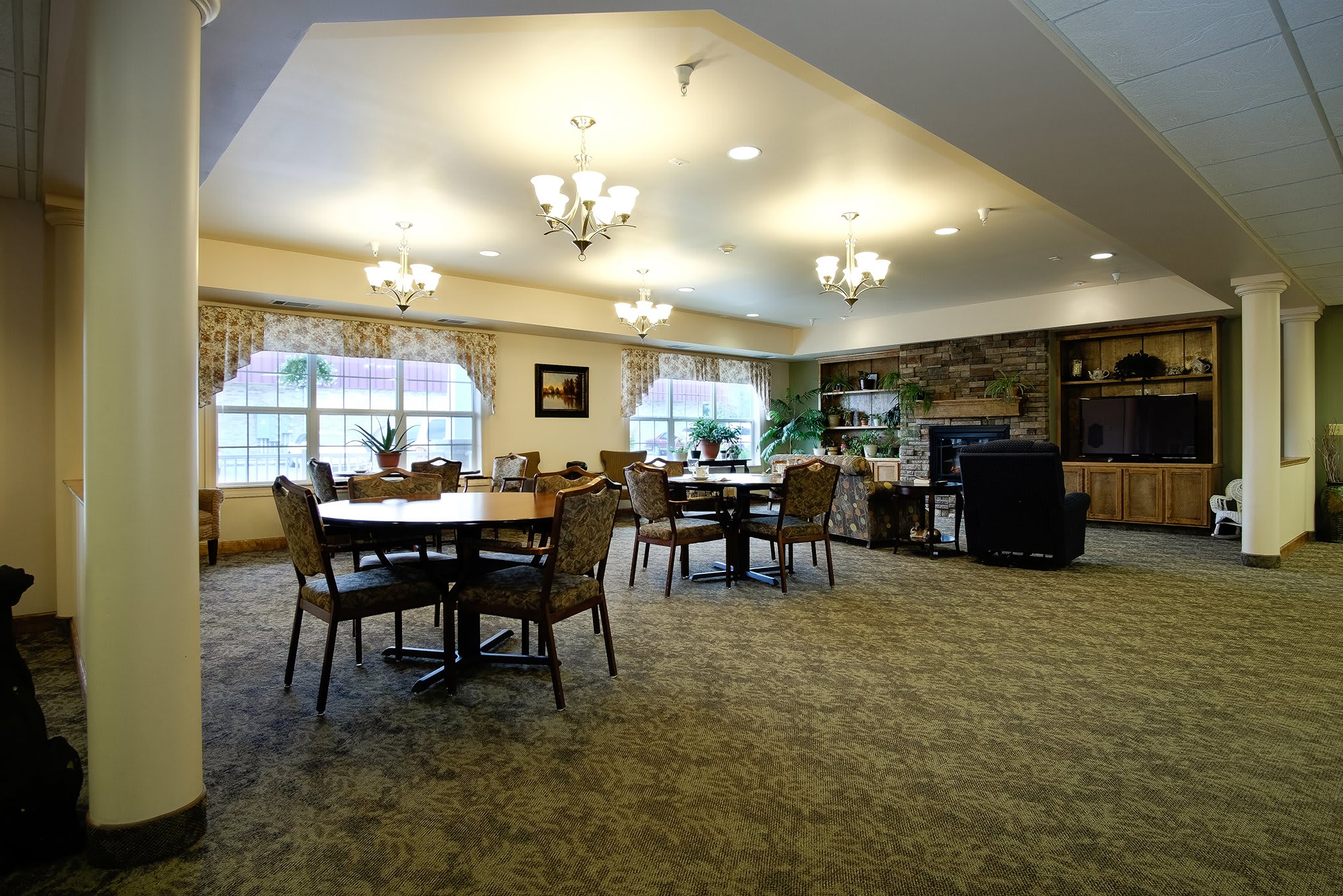 Stonegate Village Assisted Living and Memory Care indoor common area